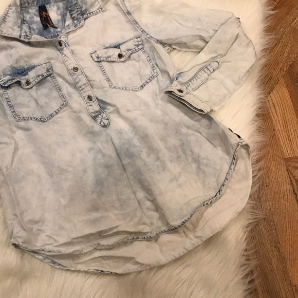 ✨Denim Shirt✨ - Picture 3 of 3